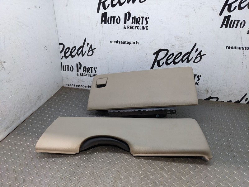 03-07 Chevy Suburban Dashboard Dash Knee Bolster Glove Box Trim Panel 521 MED NE
