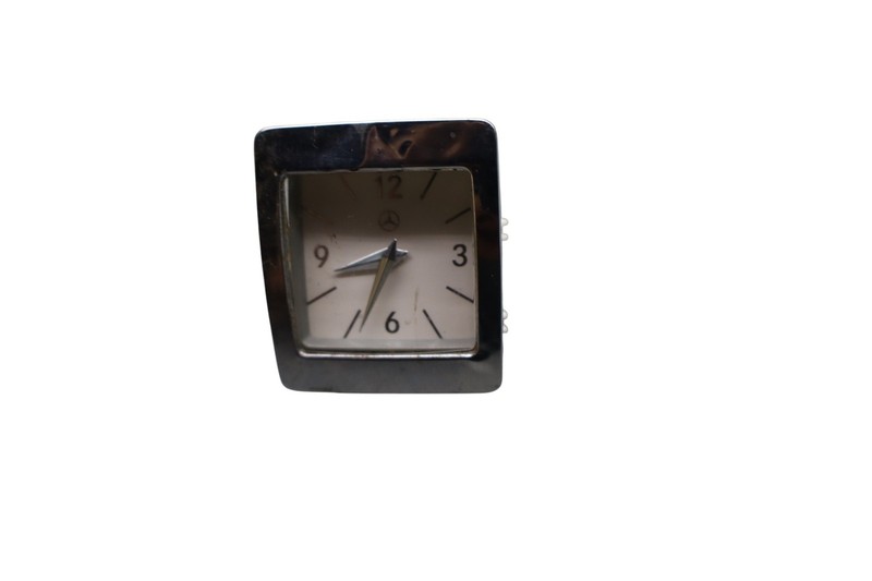 12-18 Mercedes CLS550 CLS63 Front Dash Analoge Clock A2188270070 Oem