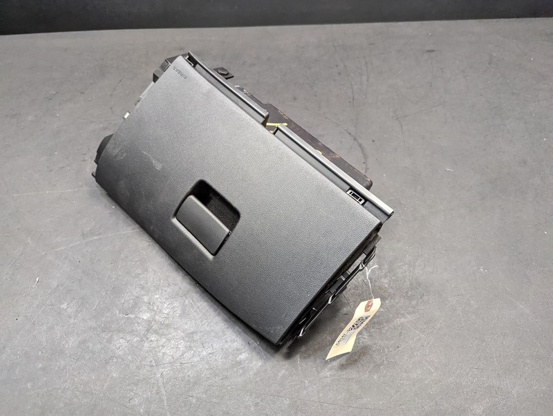 Glove Box 2017 Chevrolet Cruze 39038665 84122176 2016 2018 2019