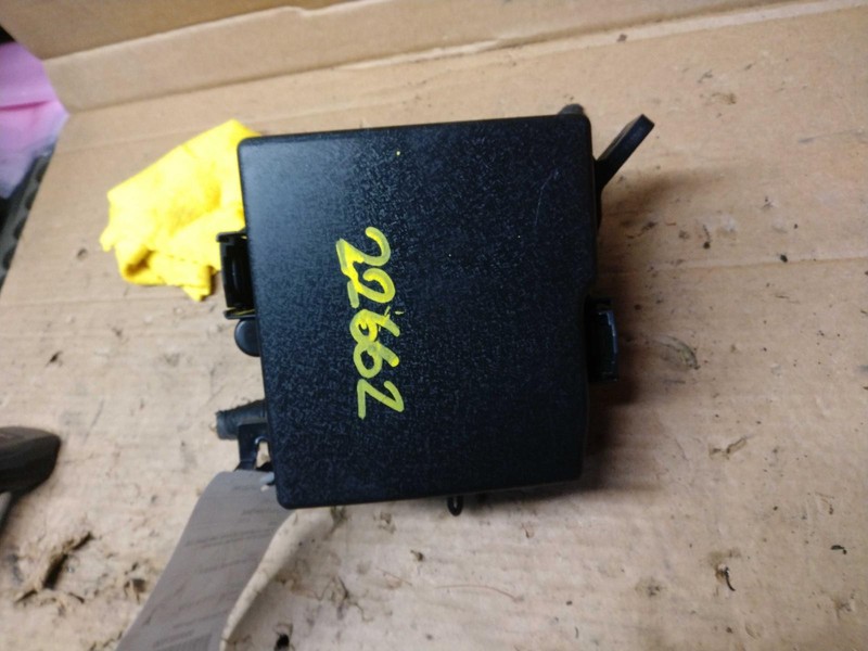 2015 Hyundai Santa Fe OEM Used Fuse Box 912014Z061 Orange 119K Miles