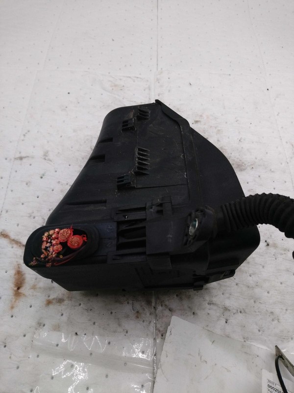 2015 VOLVO S60 OEM Fuse Box Black 307286252 114K Miles Warranty 6 Months