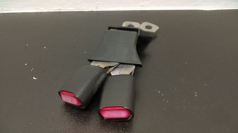 04-07 Ford F350SD Crew Cab Rear Double Buckle Gray OEM 4C3Z-26611B66-BAC
