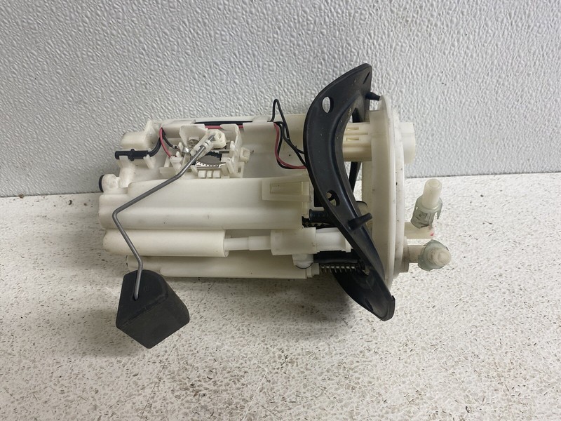 2006-2009 Subaru Legacy Fuel Pump w Sending Unit Float Level Oem