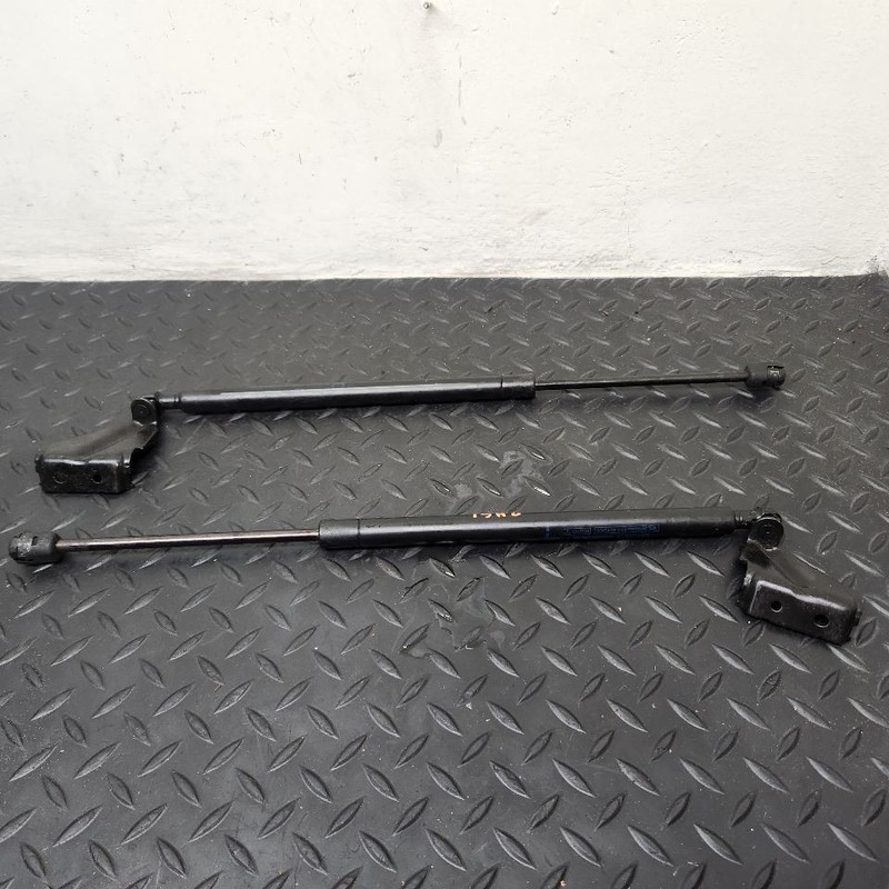 01-07 Ford Escape Back Glass Support Strut Pair OEM YL8Z-7842104-AA
