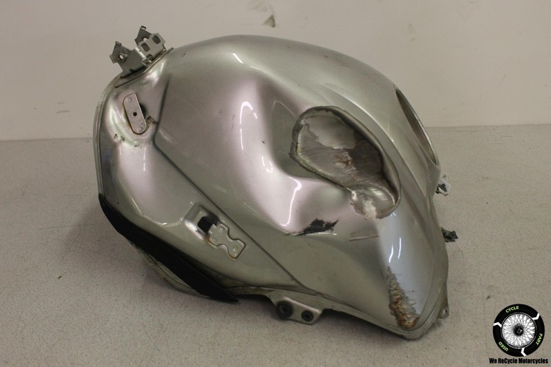 2004 Yamaha YZF R1 GAS TANK FUEL CELL PETROL RESERVOIR 04