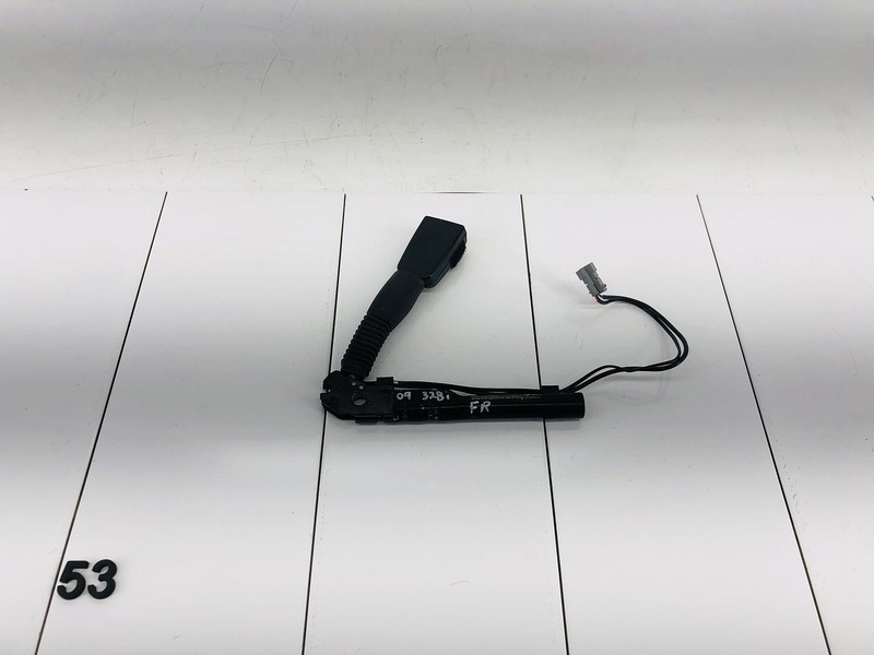 09-13 BMW 328I XDRIVE FRONT RIGHT PASSENGER SIDE SEAT BELT TENSIONER BUCKLE OEM