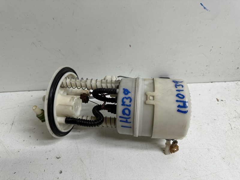 2003-2007 Nissan Murano 3.5L Fuel Pump w Sending Unit & Bracket Oem