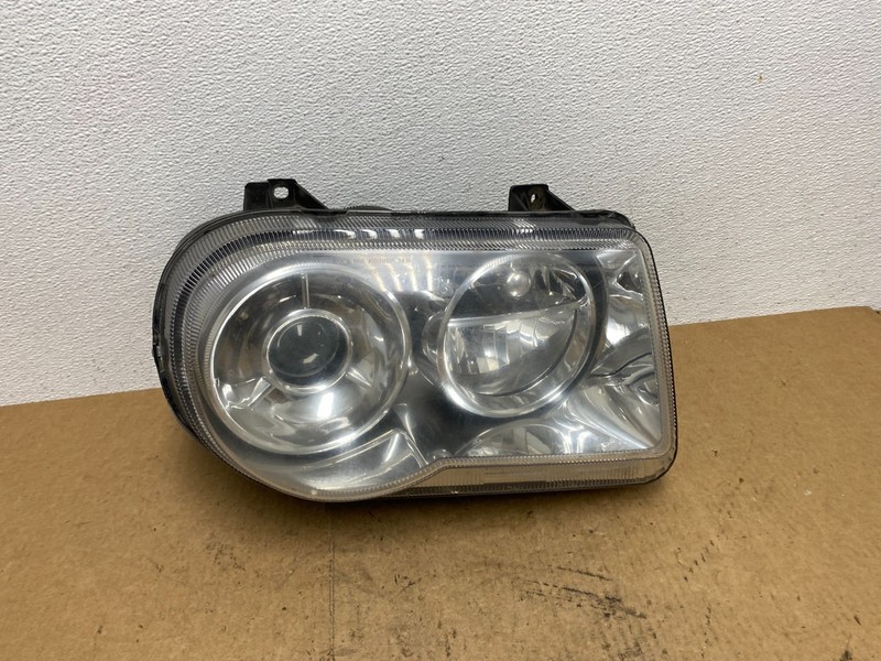 2005 to 2010 Chrysler 300C Right Passenger RH Side Halogen Headlight AC3319 DW