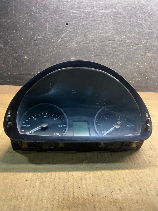 2007 to 2009 Sprinter 2500 3500 Instrument Speedometer Gauge Cluster Y4553 DG