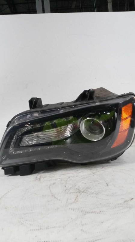 2013 Chrysler 300 Left Headlight Assembly Black OEM Used 518994 102K Miles
