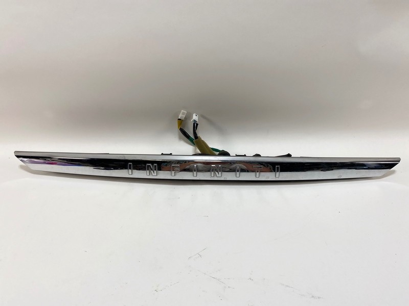 17-23 INFINITI Q50 TRUNK DECK LID LICENSE PLATE MOLDING W/ CAMERA & SWITCH OEM