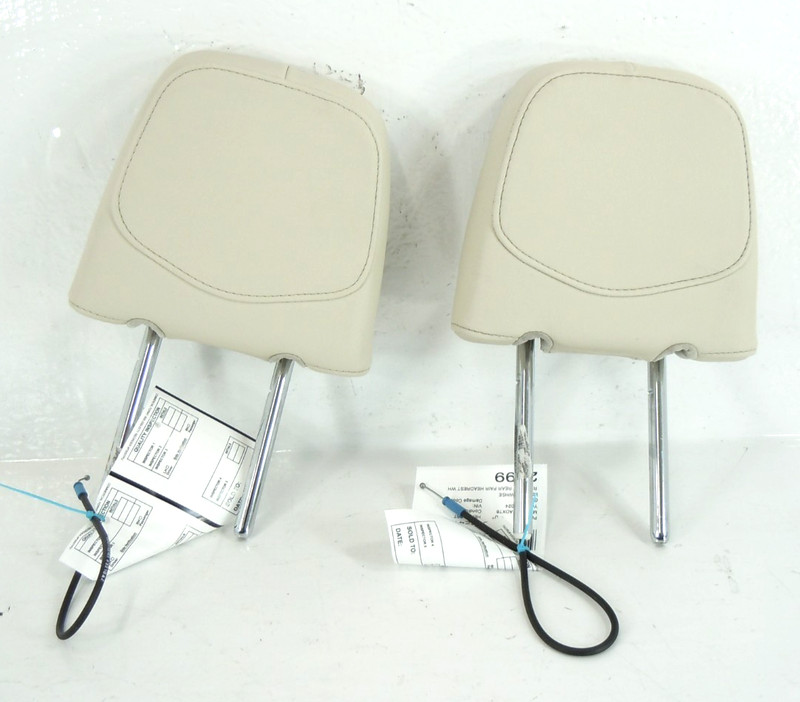 2024 24 Cadillac XT6 Rear 2nd Row Headrest Pair Driver Left Pass Right OEM