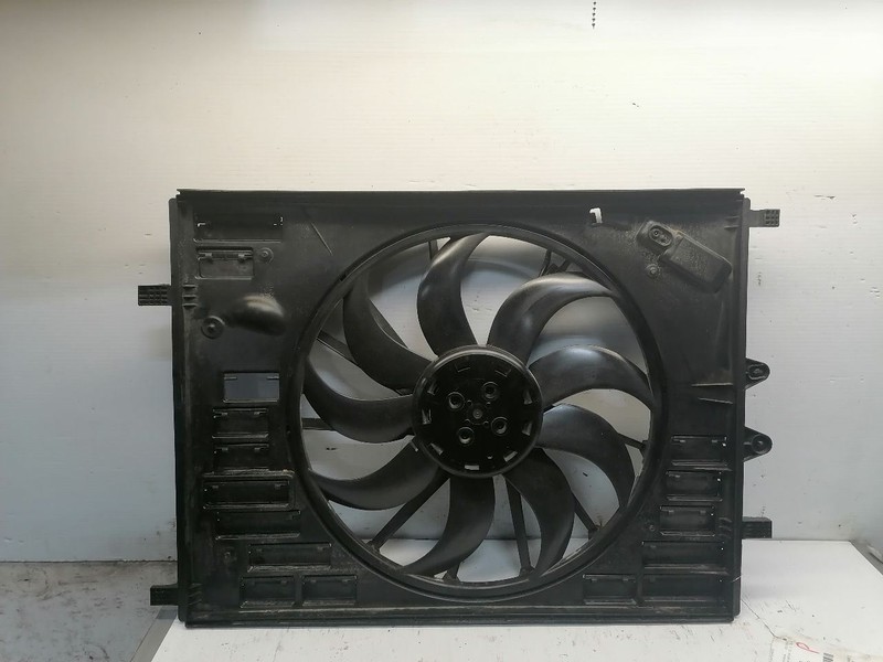Radiator Fan Motor Fan Assembly Fits 17-20 VOLVO S90 1475685