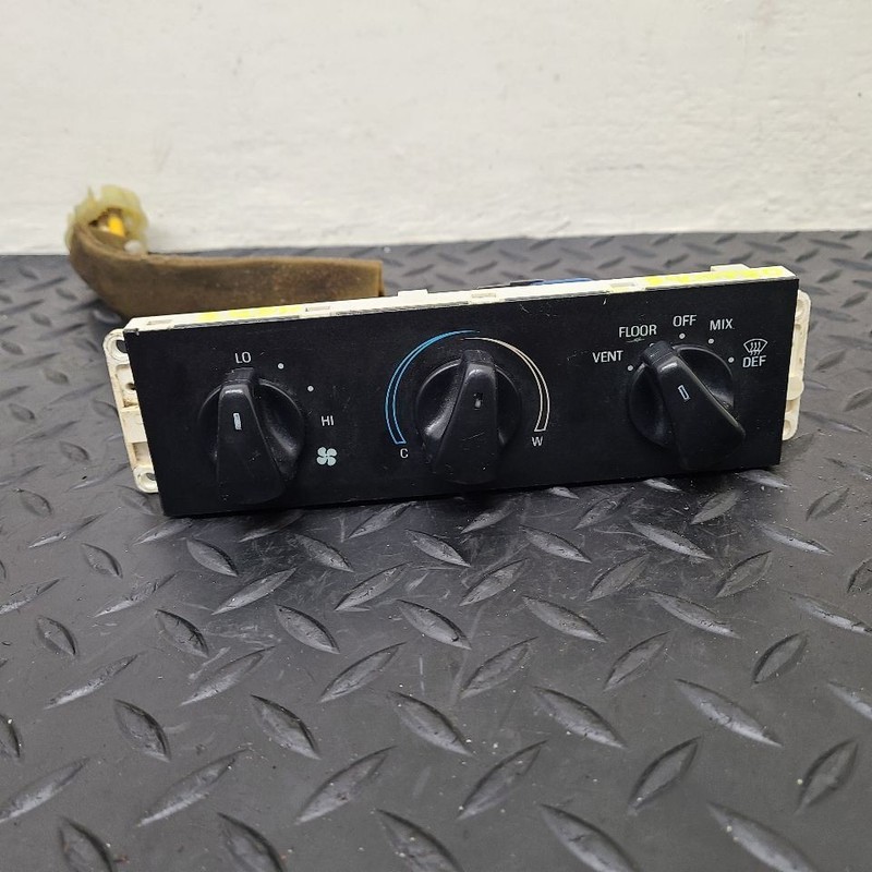 95-97 Ford F150 F250 F350 Temperature Climate Control Unit W/AC OEM F5TZ-19980-E