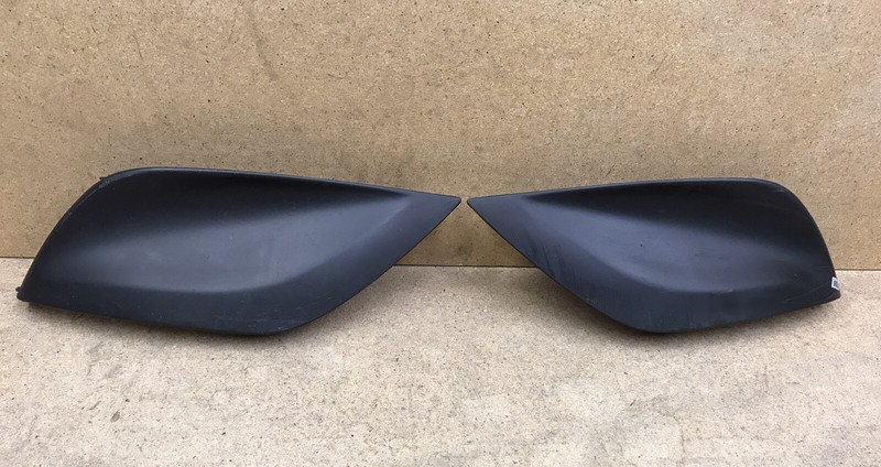 2015-2018 NISSAN VERSA Front Bumper Passenger & Driver Side Fog Light Cover OEM*