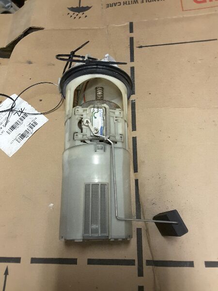 02 03 04 05 FREELANDER FUEL PUMP PUMP ASSEMBLY FROM VIN 2A209859 126547