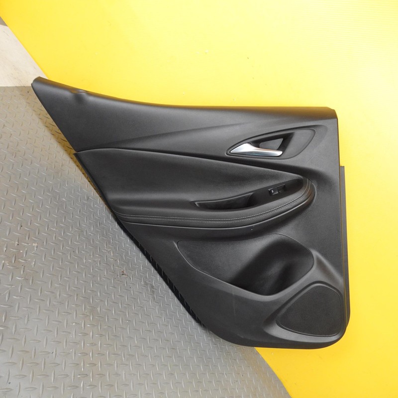 2021-2025 BUICK ENCORE GX REAR LEFT SIDE INTERIOR DOOR TRIM PANEL BLACK 42776550