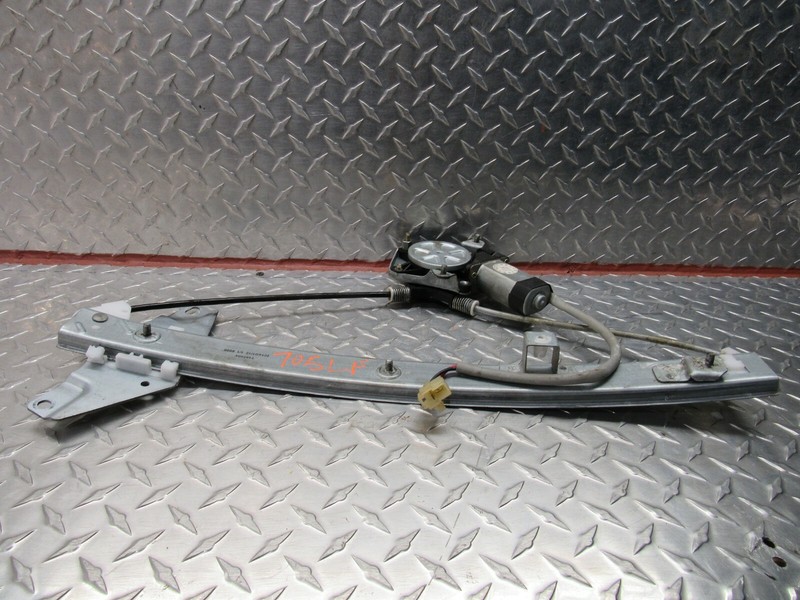 92-94 TOYOTA CAMRY SV&SDN LEFT DRIVER FRONT WINDOW REGULATOR MOTOR85720-06010