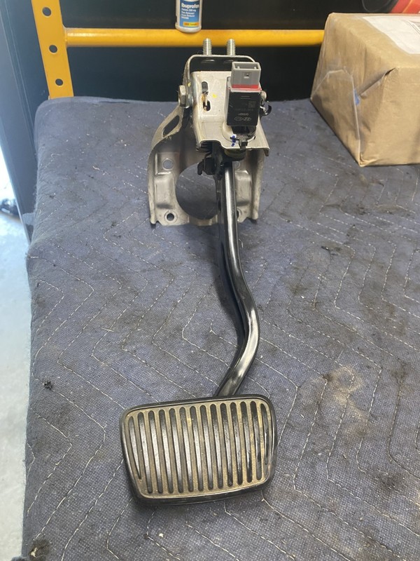 2016 KIA OPTIMA LX BRAKE PEDAL OEM