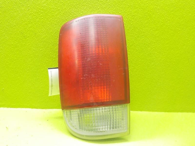 95-05 GMC Blazer S10/Jimmy S15 Right Passenger Taillight Taillamp OEM 19179358