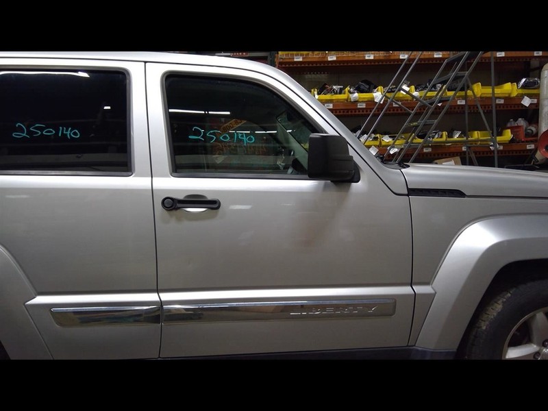 Passenger Right Front Door Electric Fits 08-12 LIBERTY 1571338