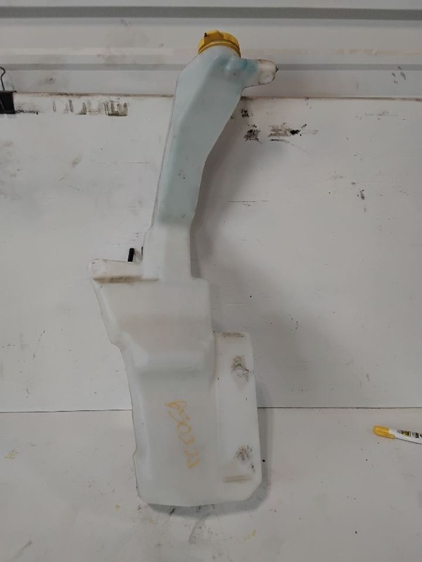 Wash Reservoir LHD Without Headlamp Washers Fits 14-18 CHEROKEE 3549398