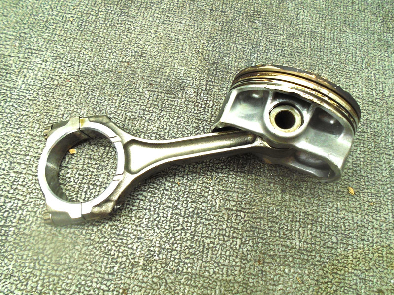 PORT PISTON & CONNECTING ROD 12121/12160-98L00 Suzuki 2018-2025 300 325 350Hp #2