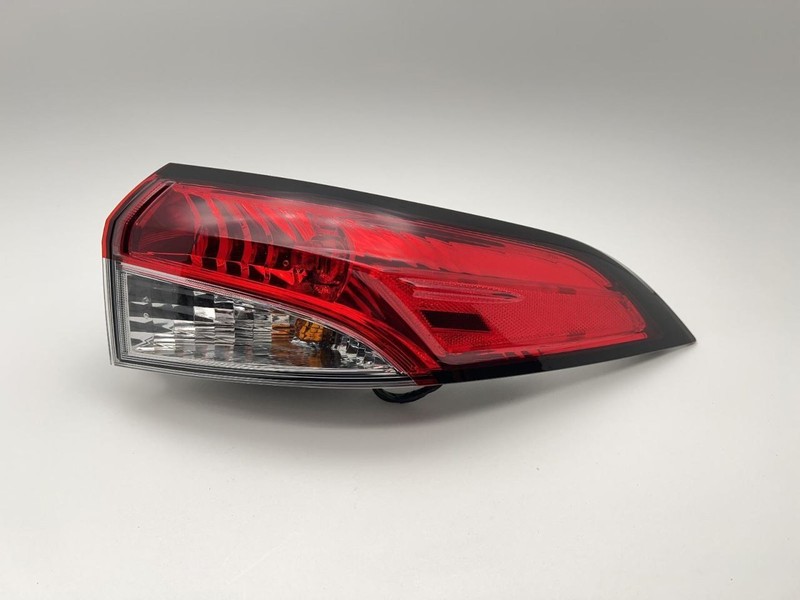2020-24 TOYOTA COROLLA RIGHT TAILLIGHT QUARTER MOUNTED 2.0L AT FWD 42K SE 63714