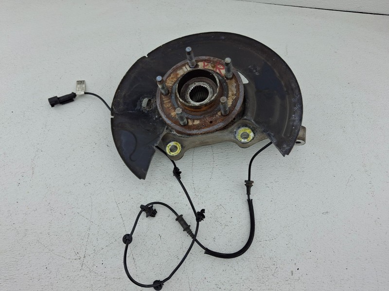2018-2022 GMC TERRAIN AWD FRONT RIGHT SPINDLE KNUCKLE BEARING WHEEL HUB OEM