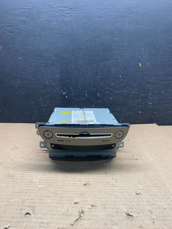 2009-2013 Hyundai Genesis Am Fm Cd Player Radio Receiver Q2271 DG