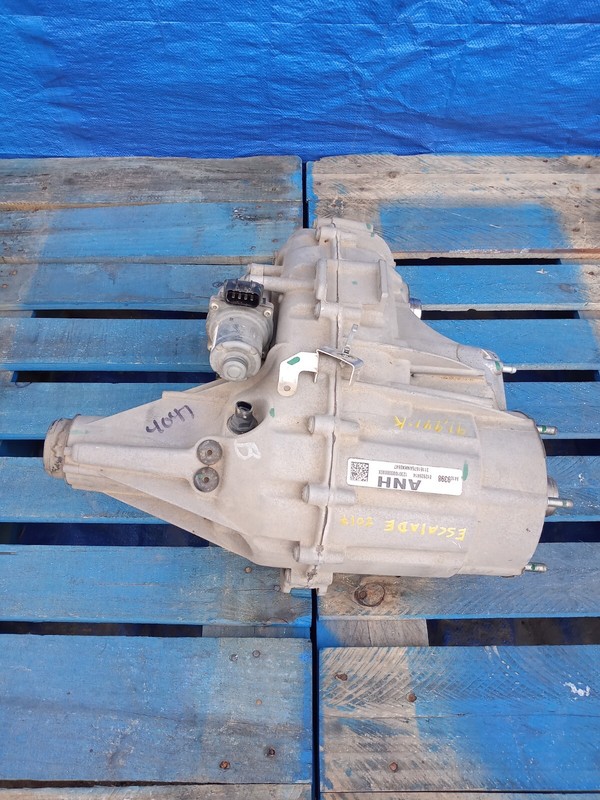 2019 - 2020 CADILLAC ESCALADE OEM 6.2L 4X4 2 SPEED TRANSFER CASE 91k