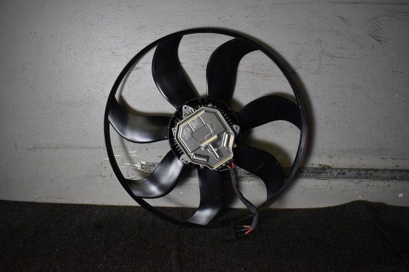 2014Mercedes-Benz Dual Radiator and Condenser Fan Assembly