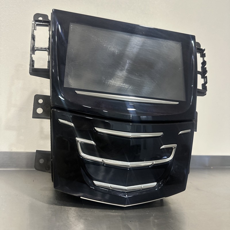 15 16 17 18 Cadillac CTS Radio Display Control Panel 84498605 OEM With Batt Pad