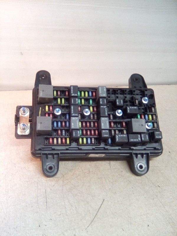 2019 Volvo VNL 23644736-01 Fuse Box