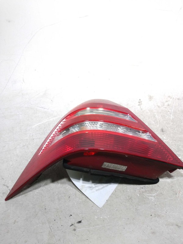 Used Right Tail Light Assembly fits: 2007 Mercedes-benz Mercedes c-class 203 Typ