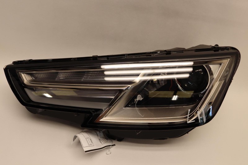2017-2019 AUDI A4 LEFT DRIVER SIDE HEADLIGHT XENON HID HEADLAMP OEM