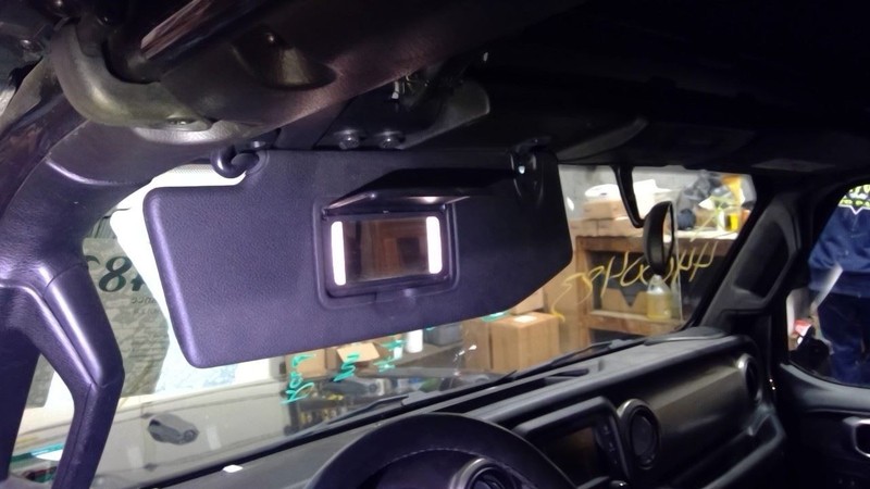 Driver Sun Visor With Illumination Fits 18-25 WRANGLER 1781277