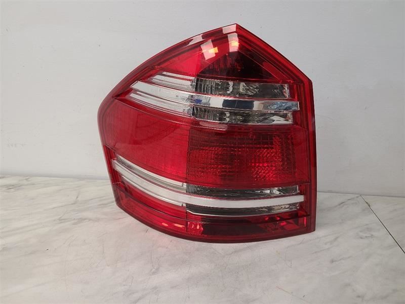 Driver Tail Light 164 Type GL550 Upper Fits 07-09 MERCEDES GL-CLASS 559754
