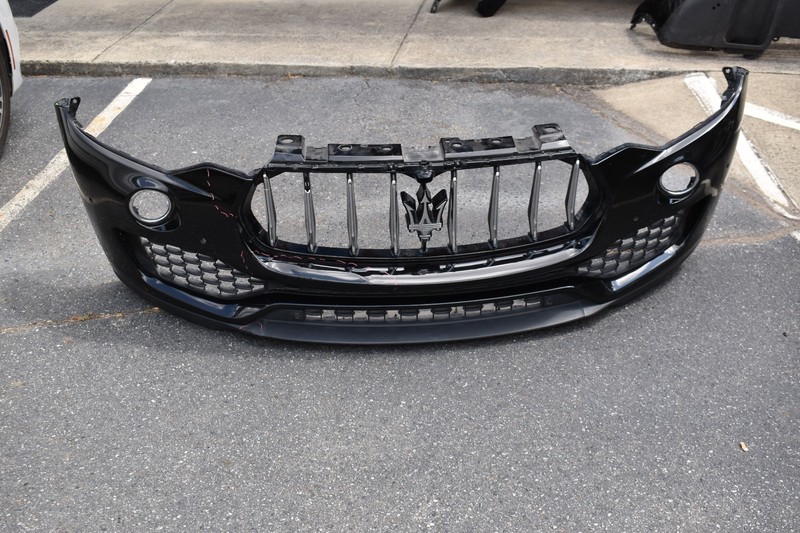 MASERATI LEVANTE FRONT BUMPER with GRILLE CAMERA RADAR GRANLUSSO 2017 -2024