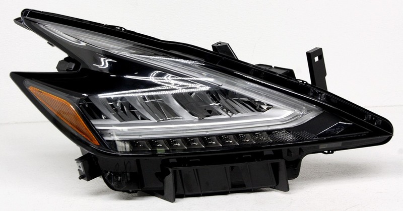 OEM Nissan Murano Right Passenger Side LED Headlamp 26010-9UF0C Dust Inside