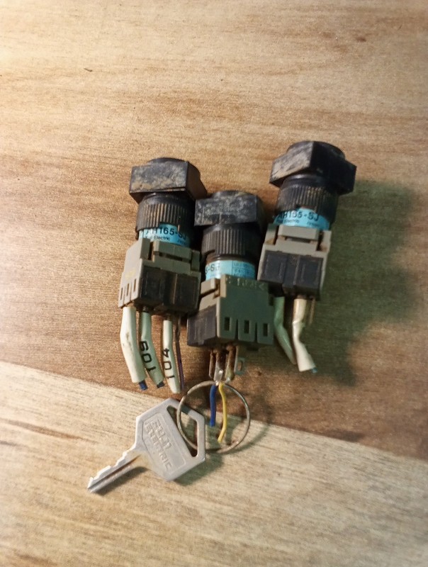 Lot Of 3 Fuji Electric Selector Key Switch AH165-SJ *SEE DESCRIPTION*