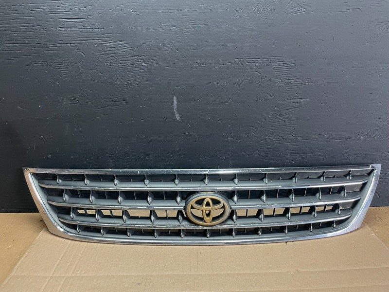 2003 2004 Toyota Avalon Front Upper Grill Grille OEM AB7595 DG