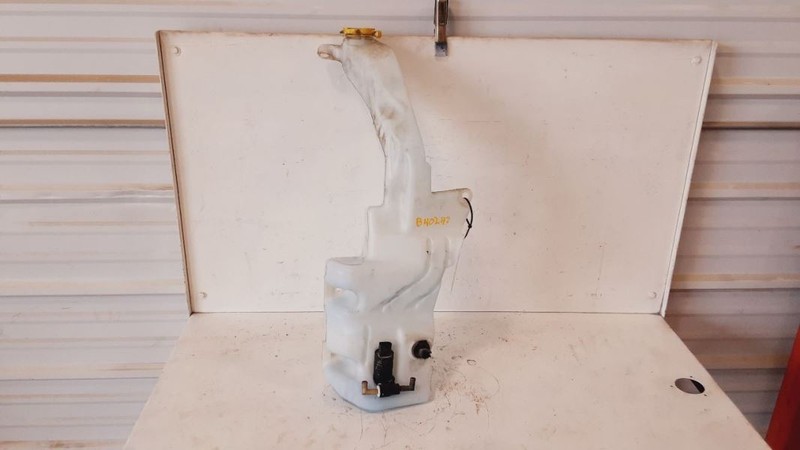 Wash Reservoir LHD Without Headlamp Washers Fits 14-18 CHEROKEE 3292172
