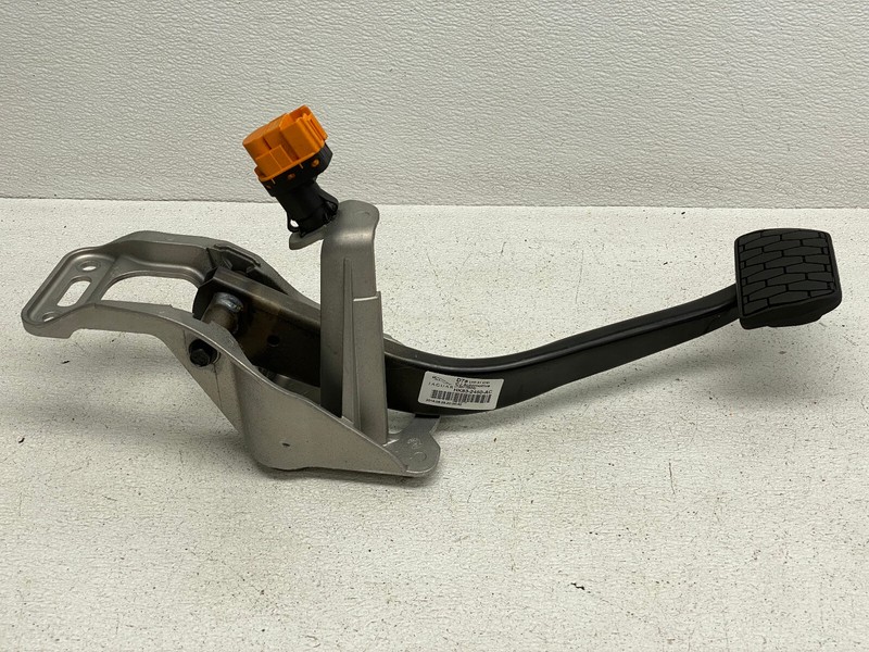 2017-2020 JAGUAR F-PACE BRAKE STOP PEDAL OEM LOT668