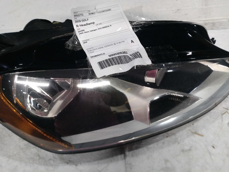 Used Right Headlight Assembly fits: 2016 Volkswagen Golf halogen Right Grade A