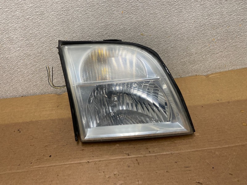 2006-2010 Mercury Mountaineer Right Passenger Side Halogen Headlight AB5176 DW