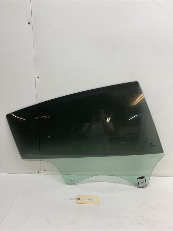 2017-2020 Tesla Model 3 Rear Passenger Side Door Window Glass Right 38014 S1