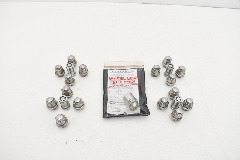 2011 Ford Mustang GT Factory Lug Nuts Lugs With Locks And Lock Tool OEM KW56