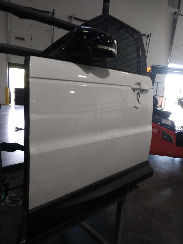 Used Front Left Door Assembly Front fits: 2015 Land rover Range rover sport Fron