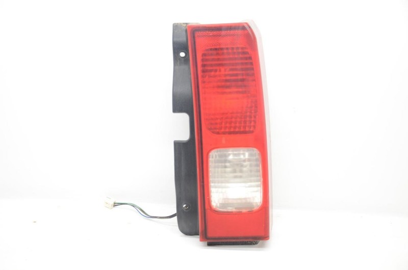 06-10 Hummer H3 3.7L Passenger Right Rear Tail Light Assembly 083361915